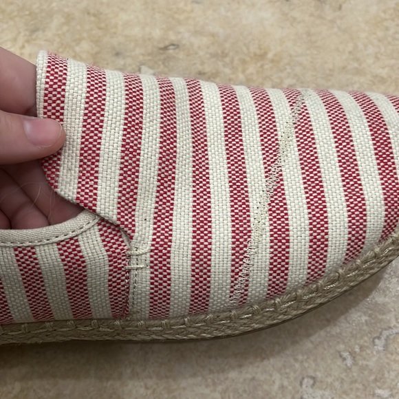 Toms - Picture 5 of 8